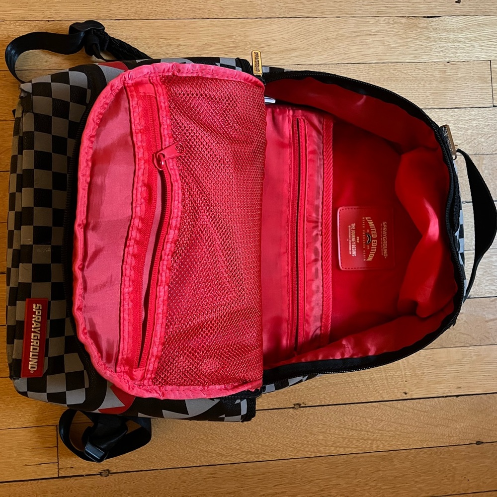 BACKPACK - Picture 3 of 4